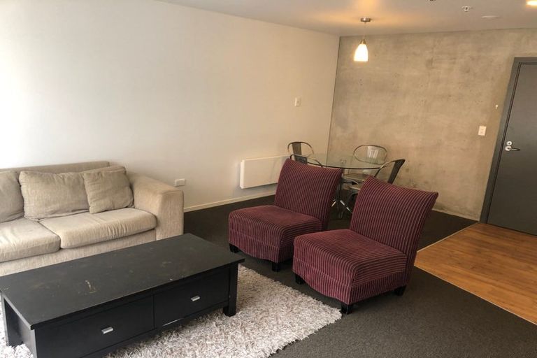 Photo of property in 1/2 Torrens Terrace, Mount Cook, Wellington, 6011