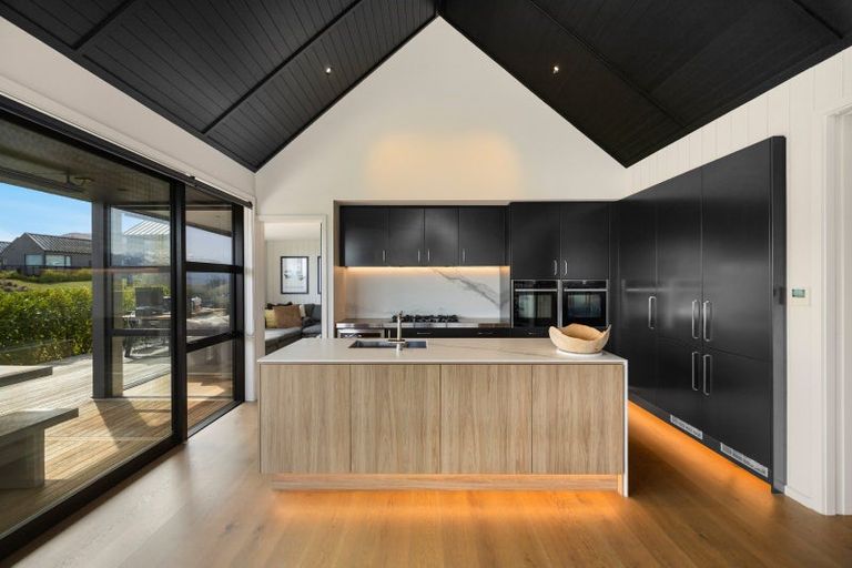 Photo of property in 17 Falconer Rise, Jacks Point, Queenstown, 9371