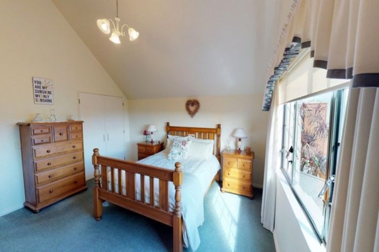 Photo of property in 6 Hillcrest Lane, Levin, 5510