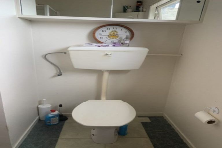 Photo of property in 1/227 East Coast Road, Campbells Bay, Auckland, 0620