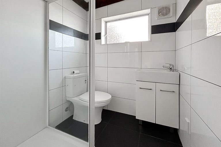 Photo of property in 1 Lancaster Street, Levin, 5510