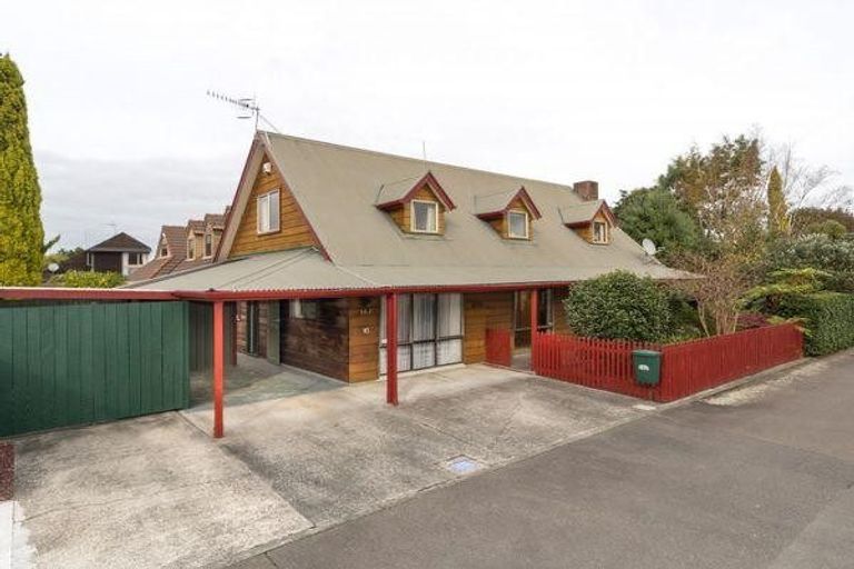 Photo of property in 142 Victoria Avenue, Hokowhitu, Palmerston North, 4410
