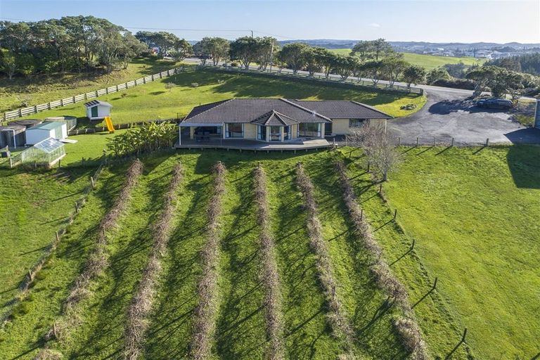 Photo of property in 128 Spur Road, Stillwater, Silverdale, 0993