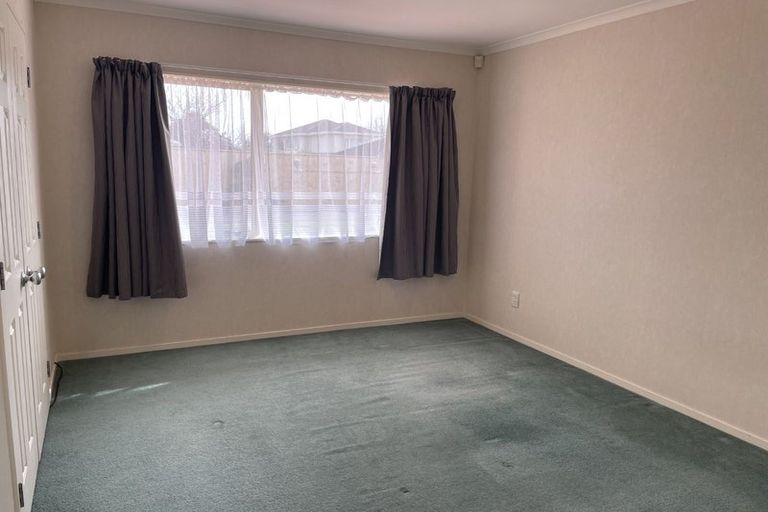 Photo of property in 3 Chapletown Drive, East Tamaki, Auckland, 2016