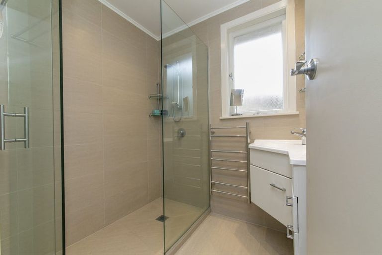 Photo of property in 163 Atkinson Road, Titirangi, Auckland, 0604