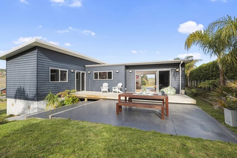 Photo of property in 12 Robertson Street, Raglan, 3225