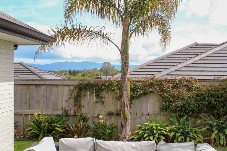 Photo of property in 18 Charlotte Drive, Omokoroa, 3114