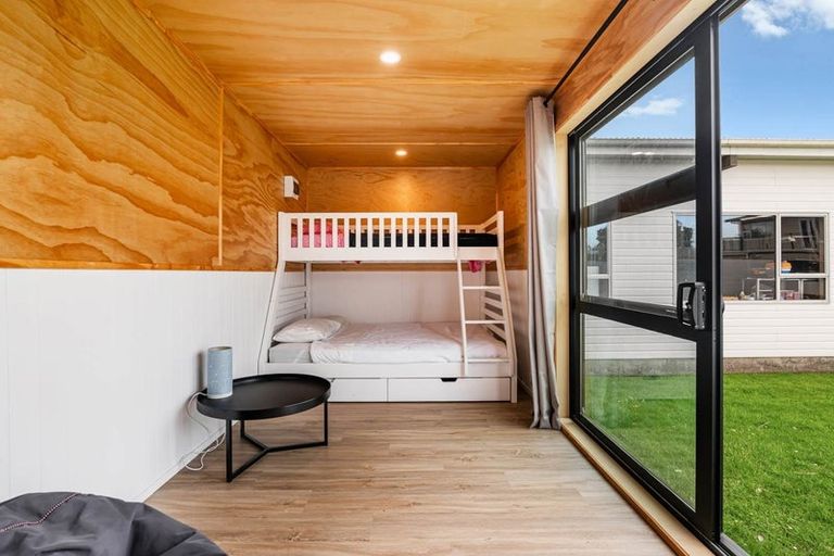 Photo of property in 74 Ladies Mile, Manly, Whangaparaoa, 0930