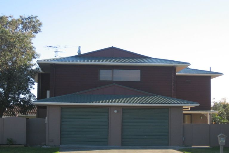 Photo of property in 46 Olive Terrace, Paraparaumu Beach, Paraparaumu, 5032