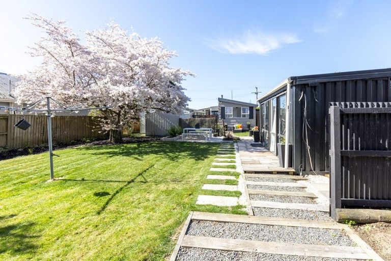 Photo of property in 47 Kings Avenue, Waikuku Beach, 7402