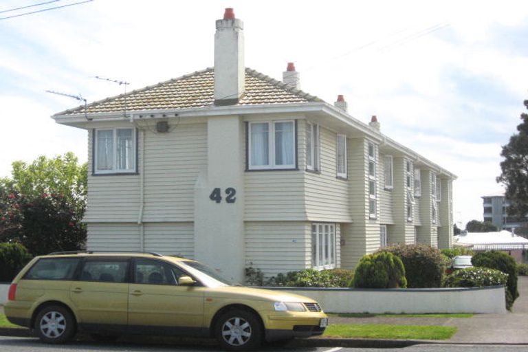 Photo of property in 42 Fulford Street, New Plymouth, 4310