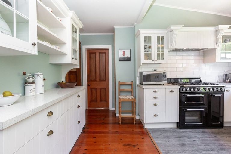 Photo of property in 71 Milton Road, Bluff Hill, Napier, 4110