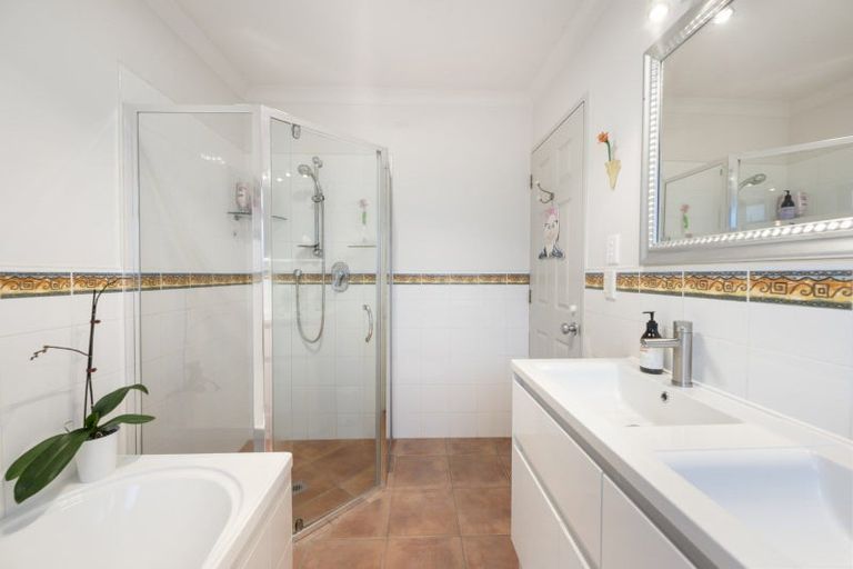 Photo of property in 35 Elmbridge Place, Owhata, Rotorua, 3010