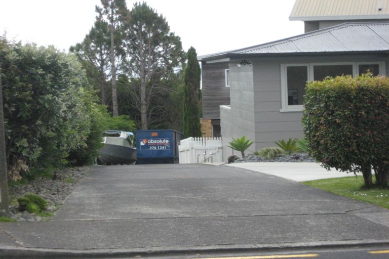Photo of property in 1030a Whangaparaoa Road, Tindalls Beach, Whangaparaoa, 0930