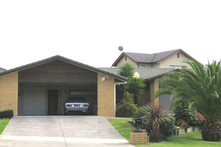 Photo of property in 104 Buscomb Avenue, Henderson, Auckland, 0610