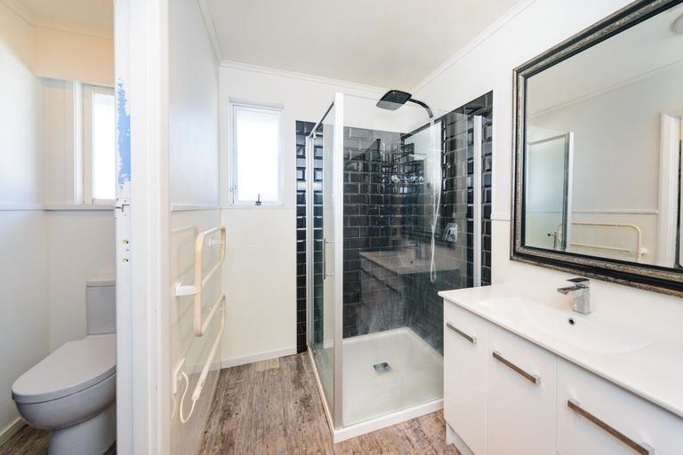 Photo of property in 30 Slacks Road, Awapuni, Palmerston North, 4412