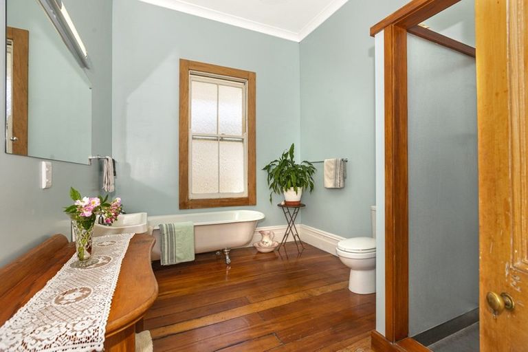 Photo of property in 387 Palmerston Road, Gisborne, 4010