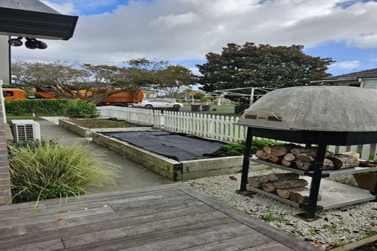 Photo of property in 2/45 Willis Road, Papakura, 2110