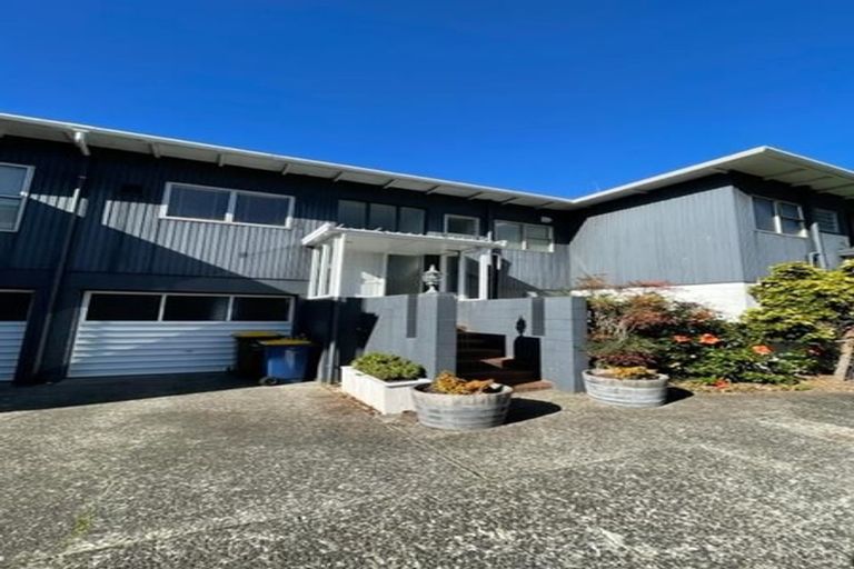 Photo of property in 2/3 Rahopara Street, Castor Bay, Auckland, 0620