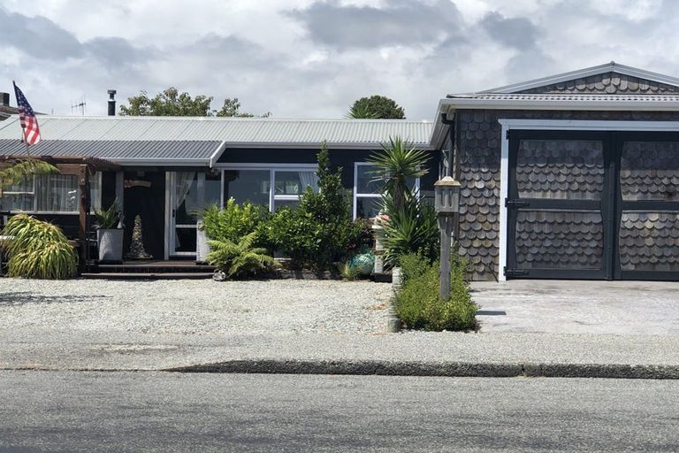 Photo of property in 1a Marine Parade, Carters Beach, Westport, 7825