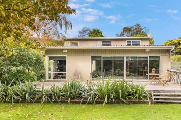 Photo of property in 422 Te Moana Road, Waikanae, 5036