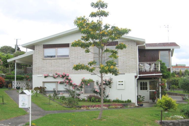 Photo of property in 1 Kaharoa Avenue, Omokoroa, 3114