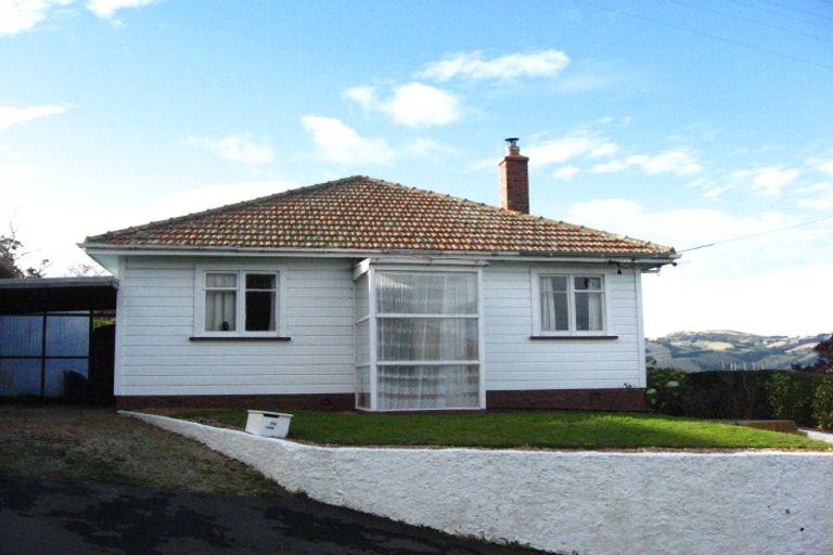 Photo of property in 28 Athol Place, Ravensbourne, Dunedin, 9022