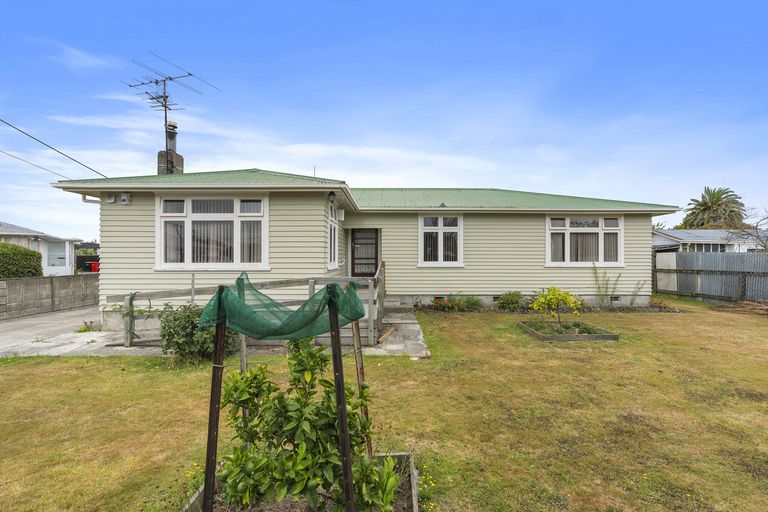 Photo of property in 8 Solway Street, Solway, Masterton, 5810