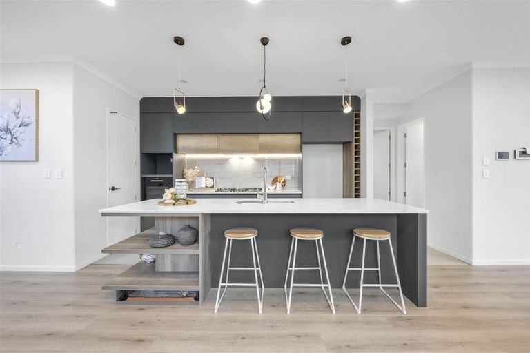 Photo of property in 18 Aklander Rise, Flat Bush, Auckland, 2019