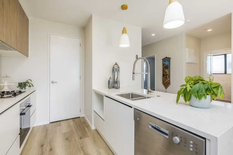 Photo of property in 9 Tuuhura Road, Pukekohe, 2120