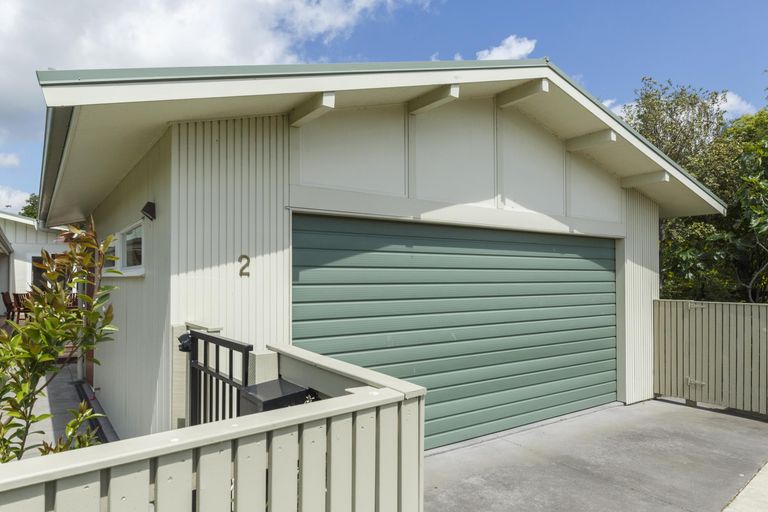 Photo of property in 2 Williams Terrace, Fitzherbert, Palmerston North, 4410