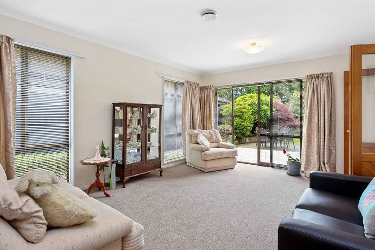 Photo of property in 74 Sarabande Avenue, Redwood, Christchurch, 8051