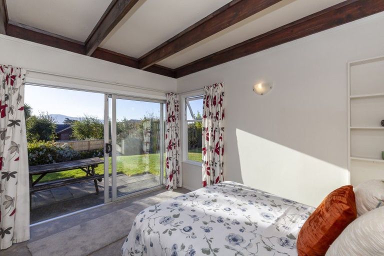 Photo of property in 6 Rewa Road, Raumati Beach, Paraparaumu, 5032