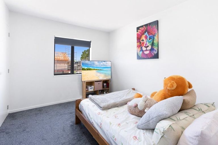 Photo of property in 17 Valour Lane, Papakura, 2110