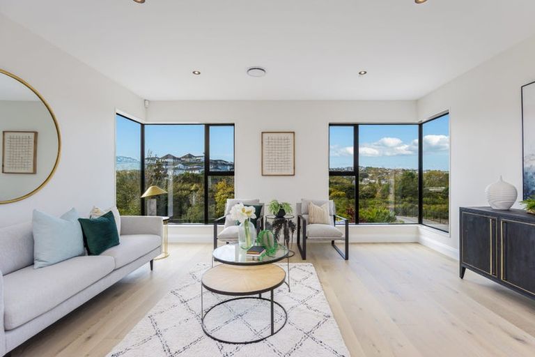 Photo of property in 128 Skulander Crescent, Orewa, 0931