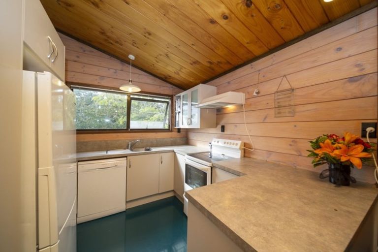 Photo of property in 40 Omata Road, Marfell, New Plymouth, 4310