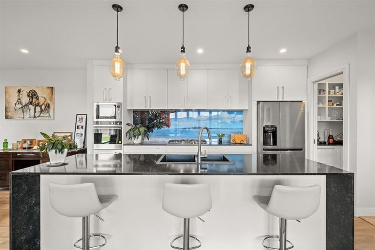 Photo of property in 121 Tapu Road, Huapai, Kumeu, 0810