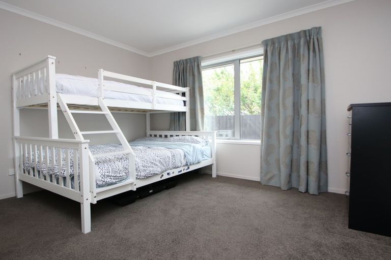 Photo of property in 238 Wainoni Road, Avondale, Christchurch, 8061