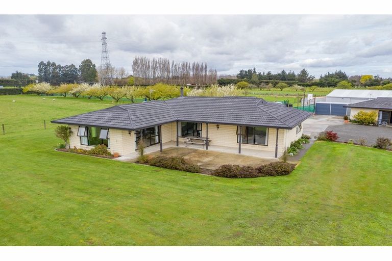Photo of property in 381 Rangiora Woodend Road, Waikuku, Rangiora, 7473