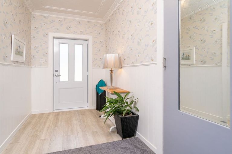 Photo of property in 63 Easther Crescent, Kew, Dunedin, 9012