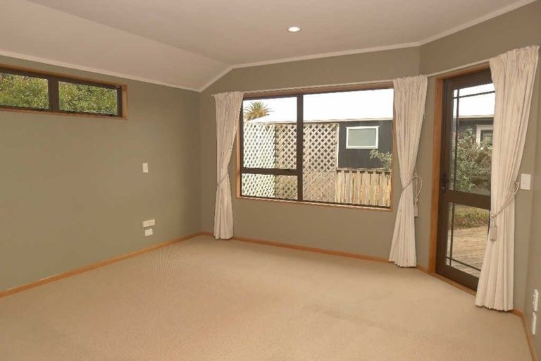 Photo of property in 20 Ngaio Road, Raumati Beach, Paraparaumu, 5032
