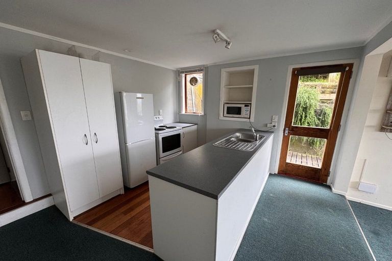 Photo of property in 47 Hungerford Road, Lyall Bay, Wellington, 6022