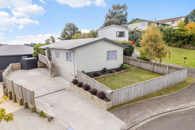 Photo of property in 10a Gaff Place, Whitby, Porirua, 5024