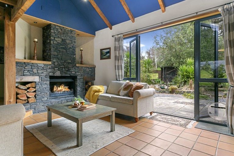 Photo of property in 200 Gillespie Place, Acacia Bay, Taupo, 3385