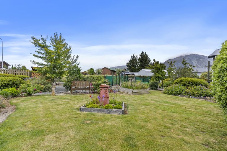 Photo of property in 98 Ohau Drive, Lake Ohau, Twizel, 9412