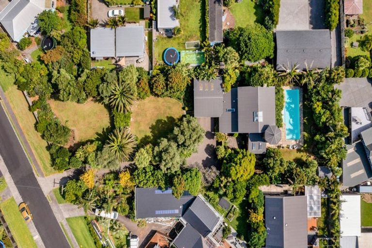 Photo of property in 7-9 Mace Terrace, Oakura, 4314