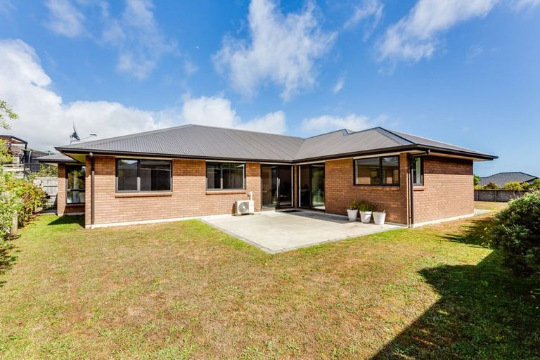 Photo of property in 5 Ihakara Arthur Lane, Aotea, Porirua, 5024