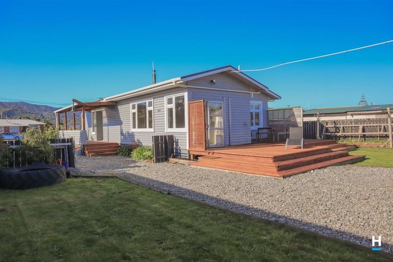 Photo of property in 114 Blake Street, Blaketown, Greymouth, 7805