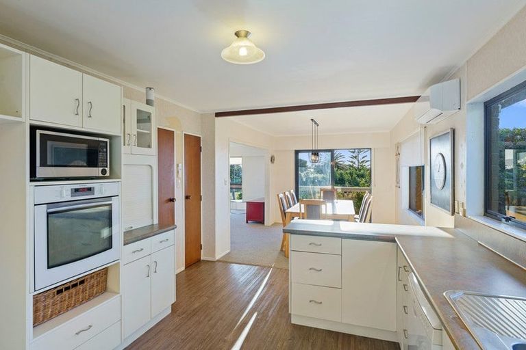 Photo of property in 36 Queens Road, Waikanae Beach, Waikanae, 5036