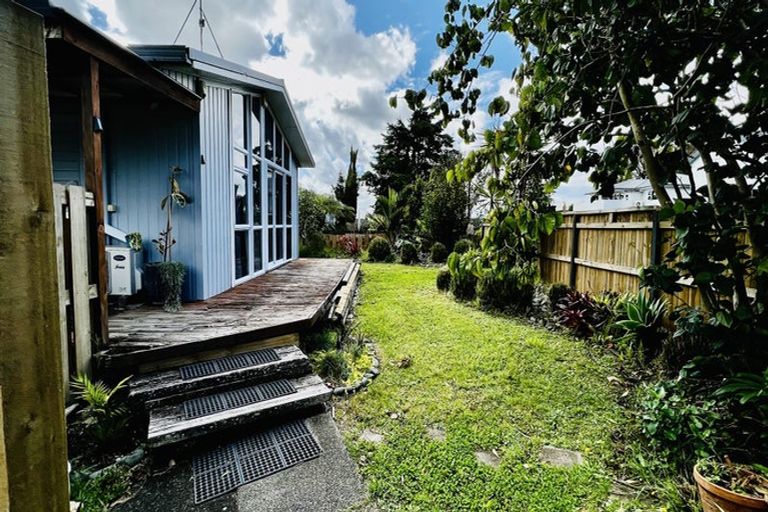 Photo of property in 91 Stott Avenue, Birkdale, Auckland, 0626